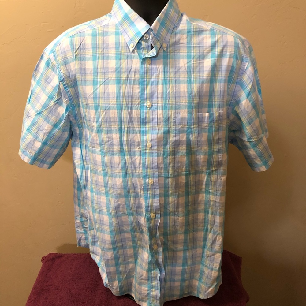 Roundtree & Yorke men’s button down shirt